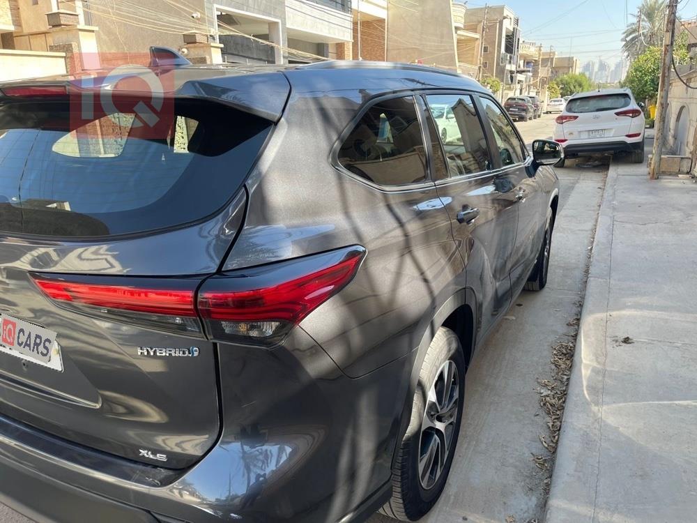 تۆیۆتا هایلاندەر